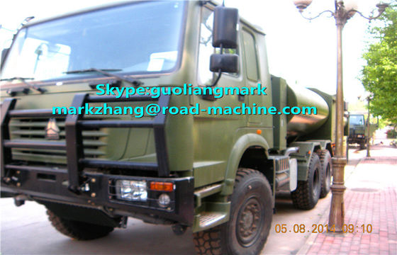 Тележка топливозаправщика 25000L воды воиск 6*4 SINOTRUK HOWO зеленая с ЕВРО стандартными LHD ИЛИ RHD